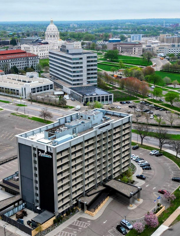Radisson Hotel St. Paul Downtown - dog-friendly hotel in Minneapolis Minnesota