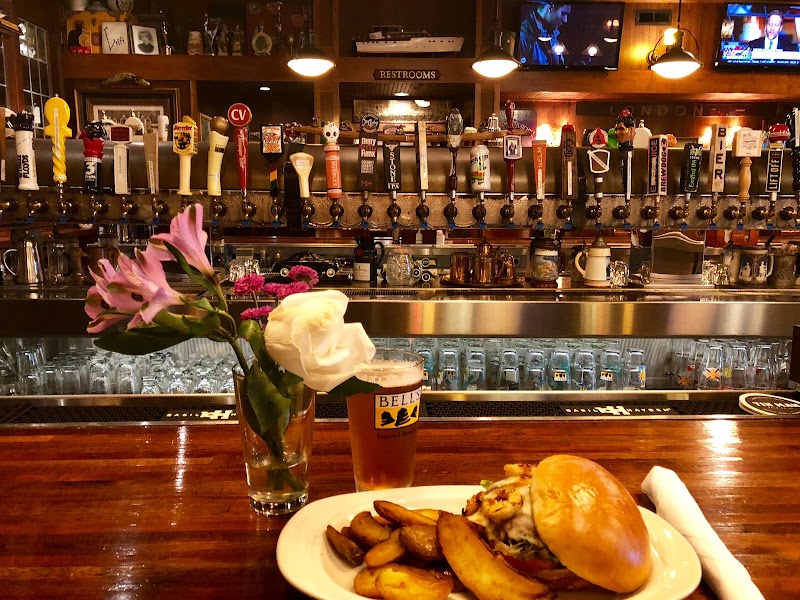 Aristocrat Pub & Restaurant photo 2