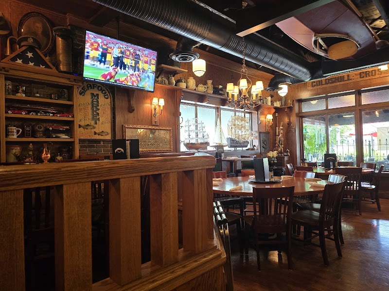 Aristocrat Pub & Restaurant photo 3