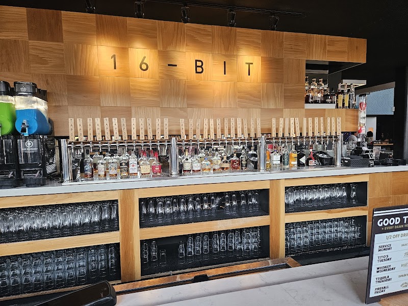 16-Bit Bar+Arcade photo 3