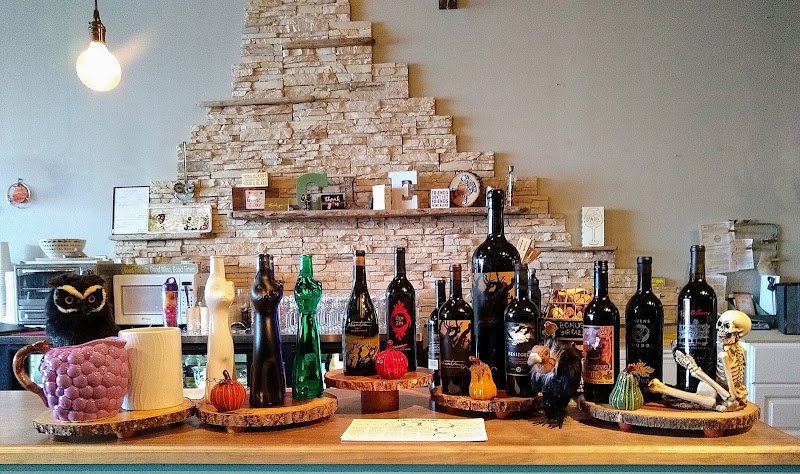 The Little Birdie Wine Nest