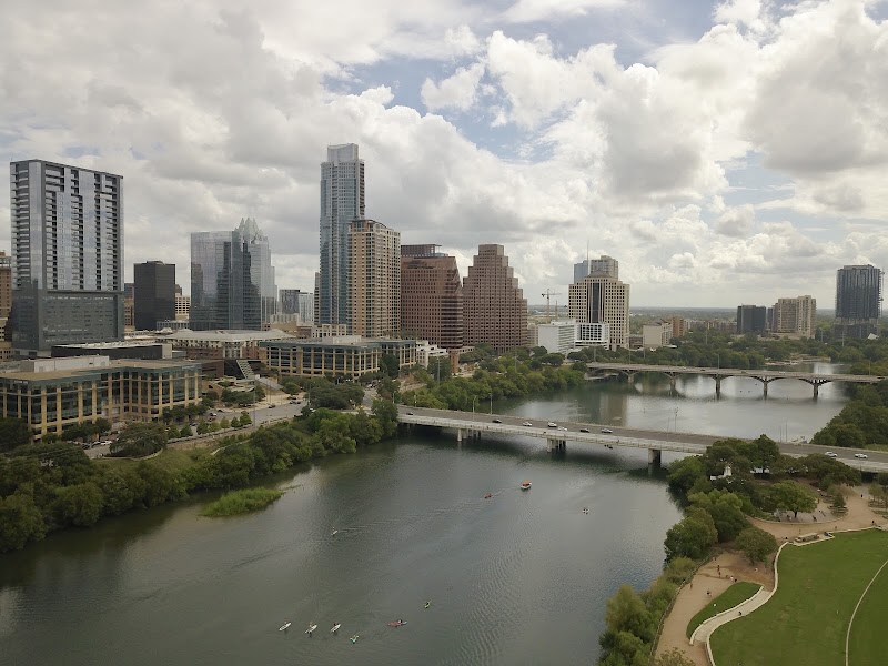 Auditorium Shores at Town Lake Metropolitan Park photo 3