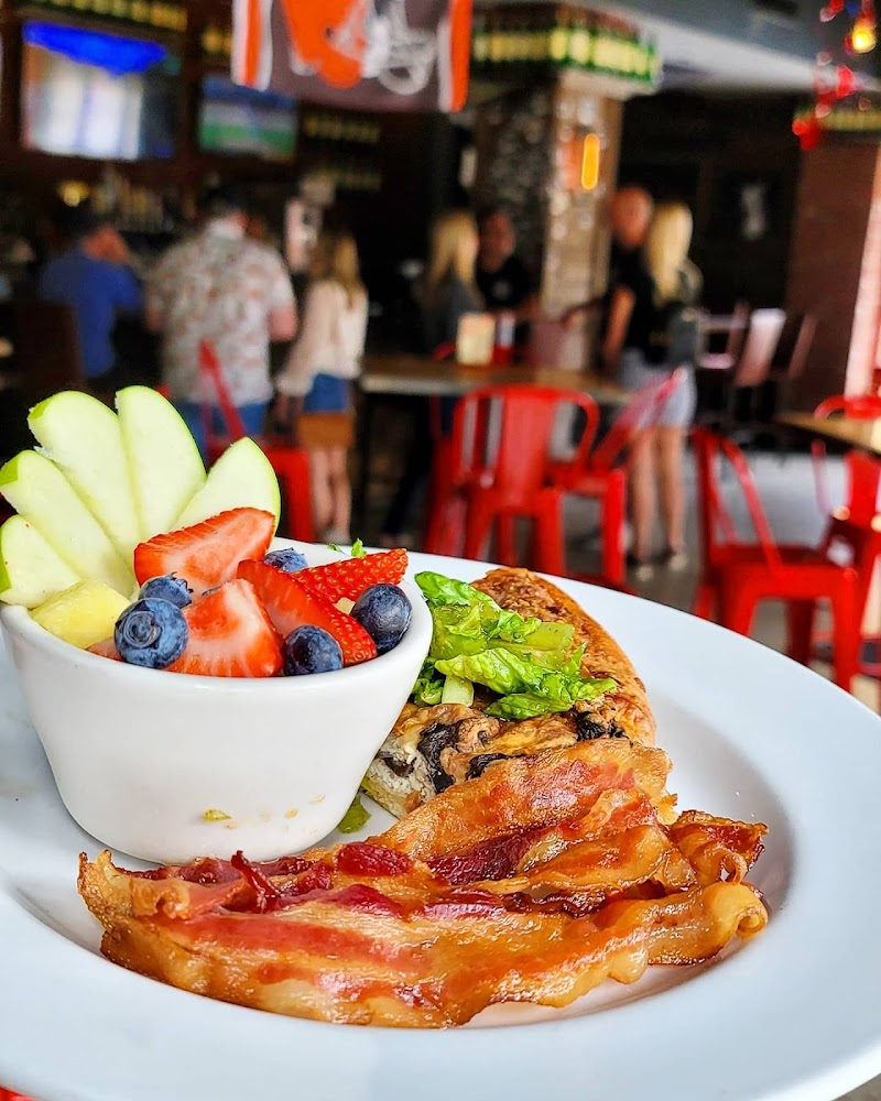 HI and DRY Bowling & Beer photo 2