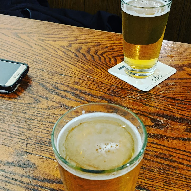 Edison's Pub photo 2