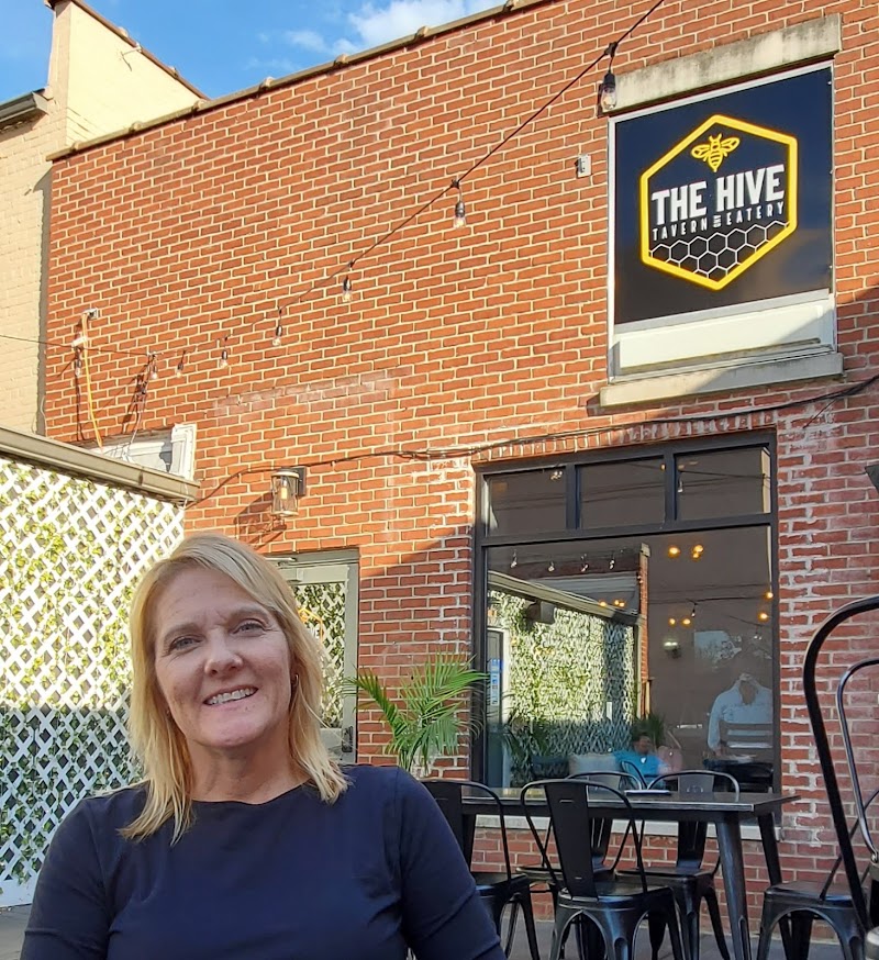 The Hive Tavern and Eatery