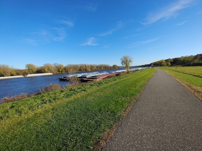 Kaposia Landing Off-leash Dog Park