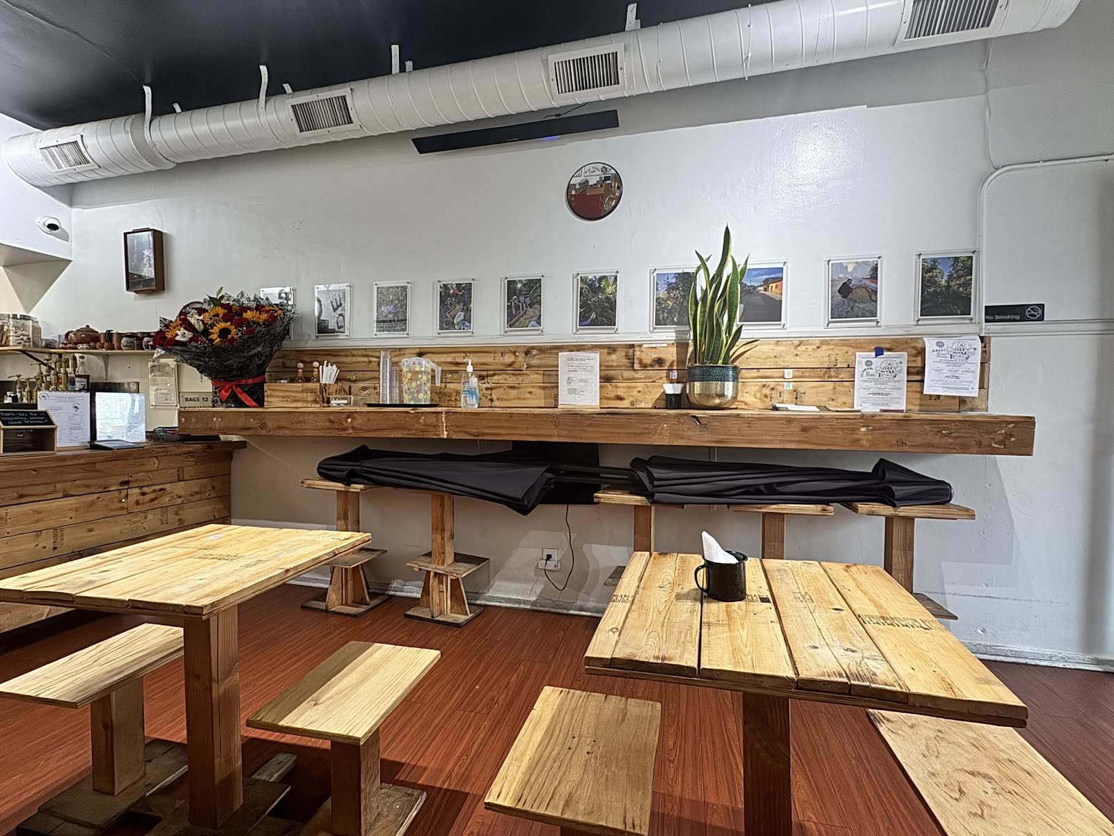 De La Tierra Café