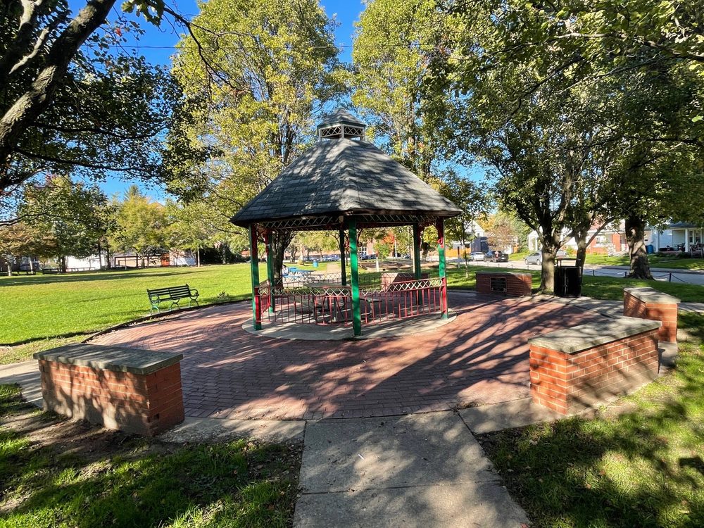 Edna Balz Lacy Family Park