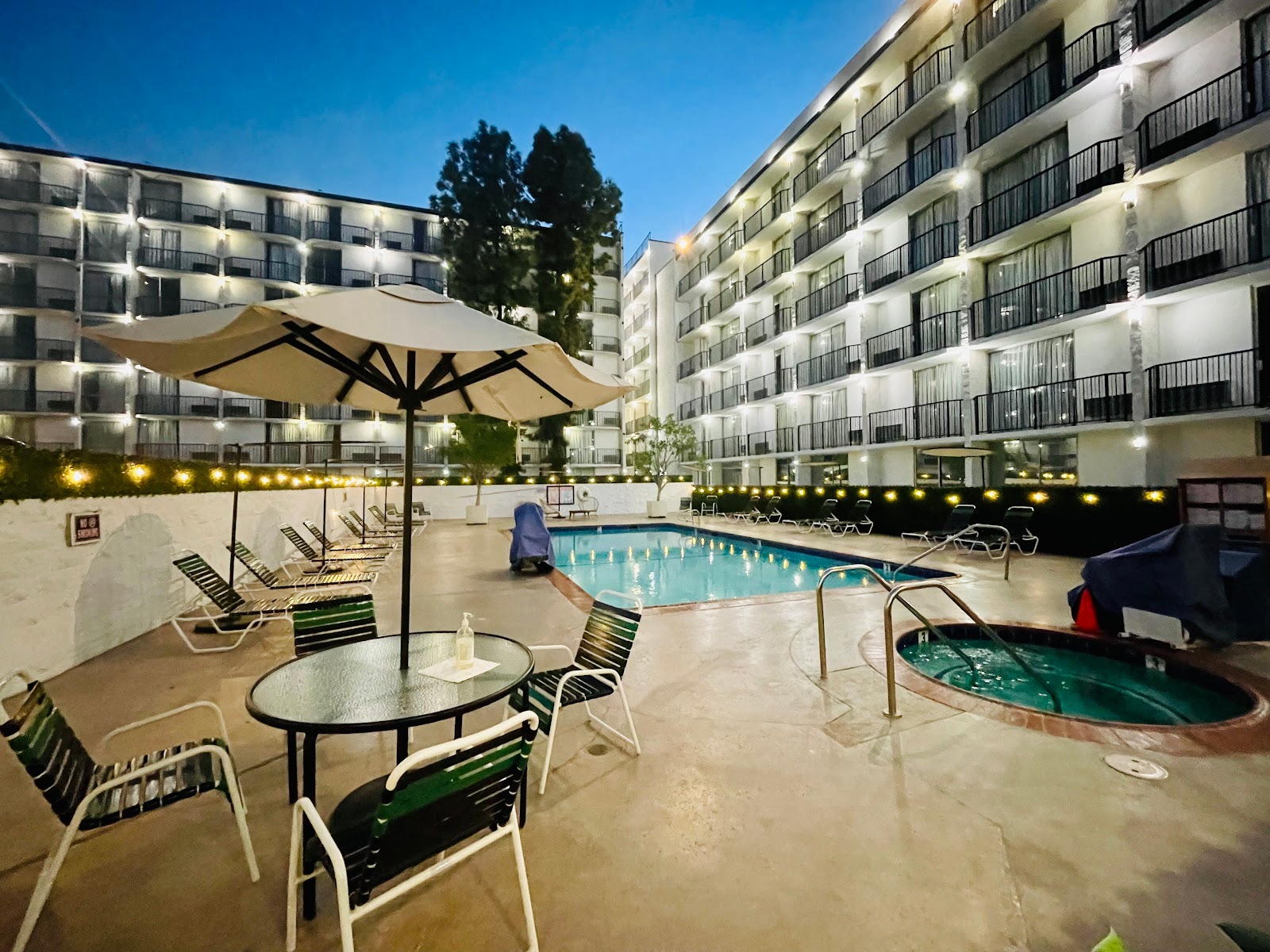 Glendale Express Hotel