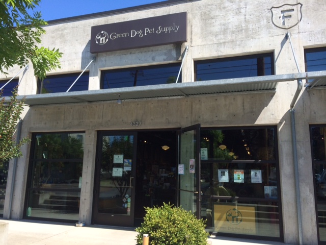 Green Dog Pet Supply