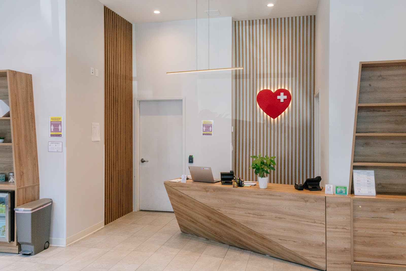 InstaVet Urgent Care & Wellness Animal Hospital - LIC Queens Pet Surgery Medical Center