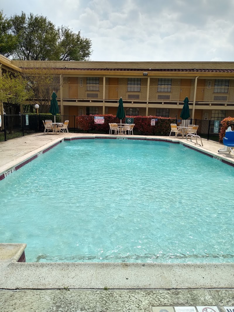 La Quinta Inn by Wyndham Austin Oltorf photo 3