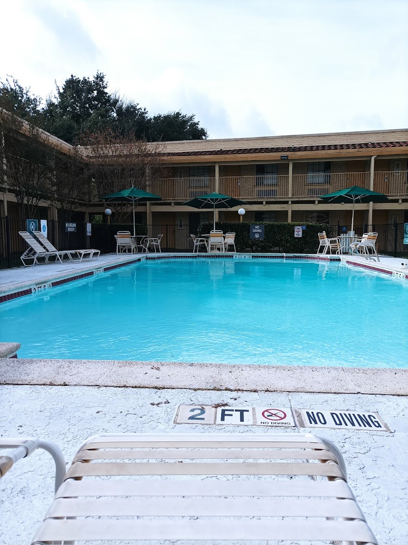 La Quinta Inn & Suites by Wyndham Austin Round Rock photo 3