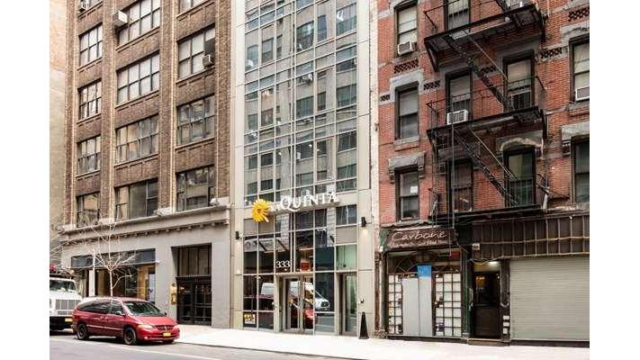 La Quinta Inn & Suites by Wyndham Times Square South