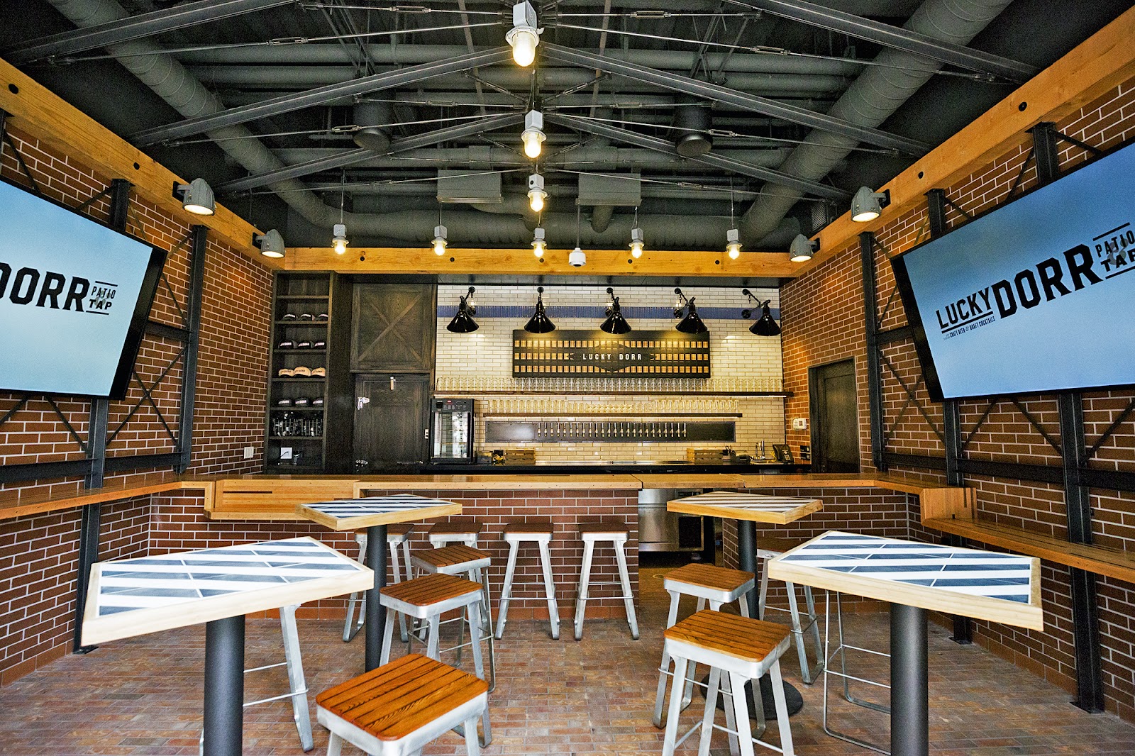 Lucky Dorr Patio & Tap