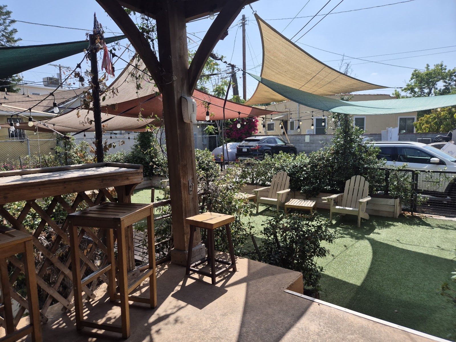 Muddy Paw Coffee & Park Eagle Rock