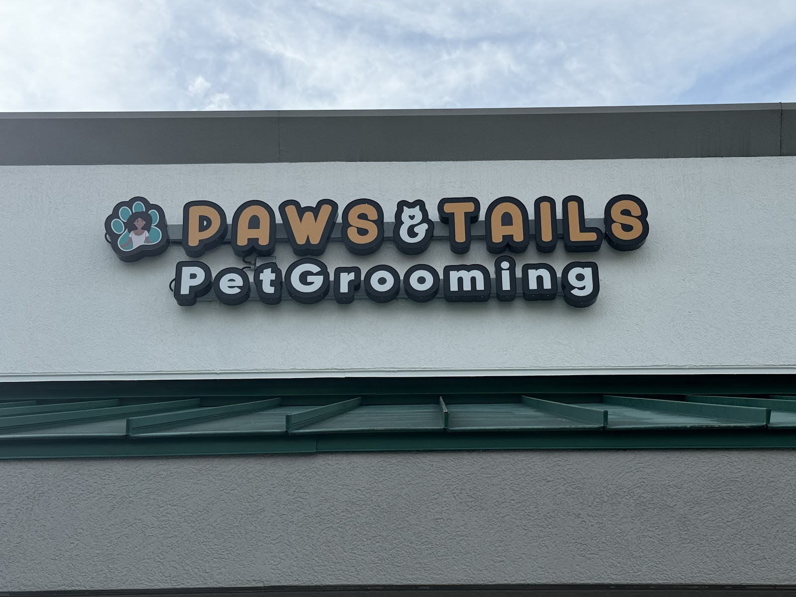 Nane Paws and Tails