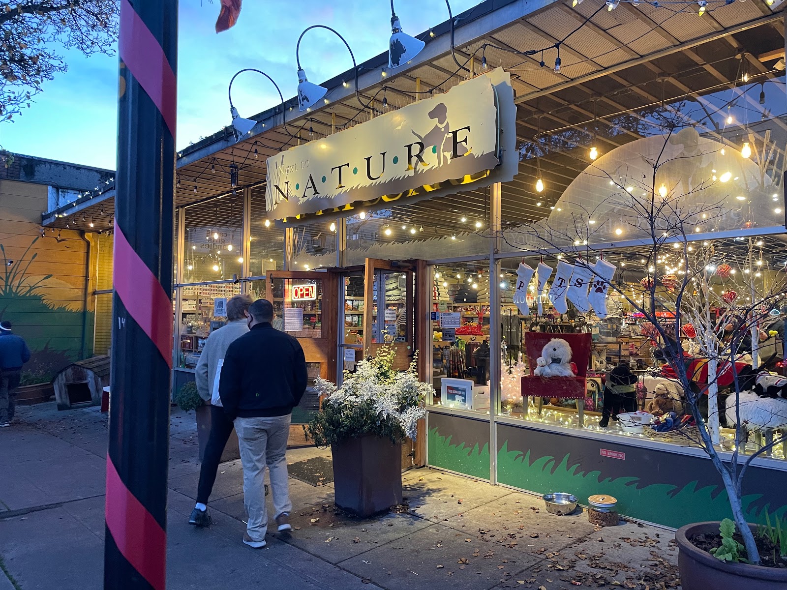 Next-To-Nature Pet Markets