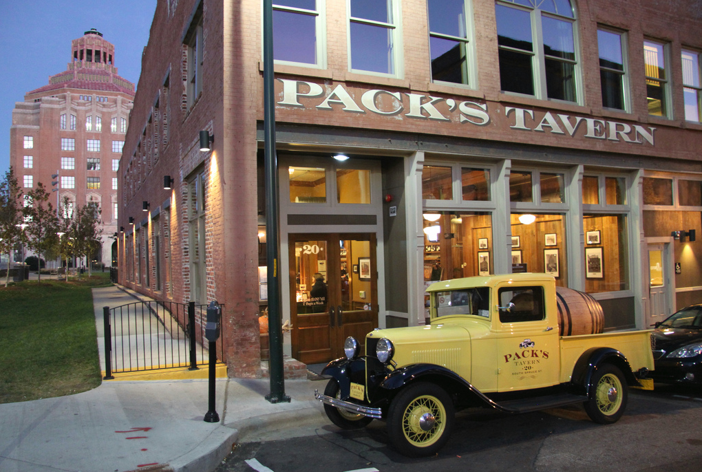 Pack's Tavern