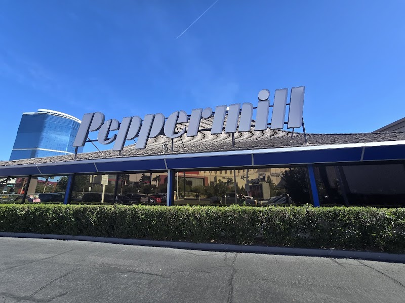 Peppermill Restaurant and Fireside Lounge photo 2