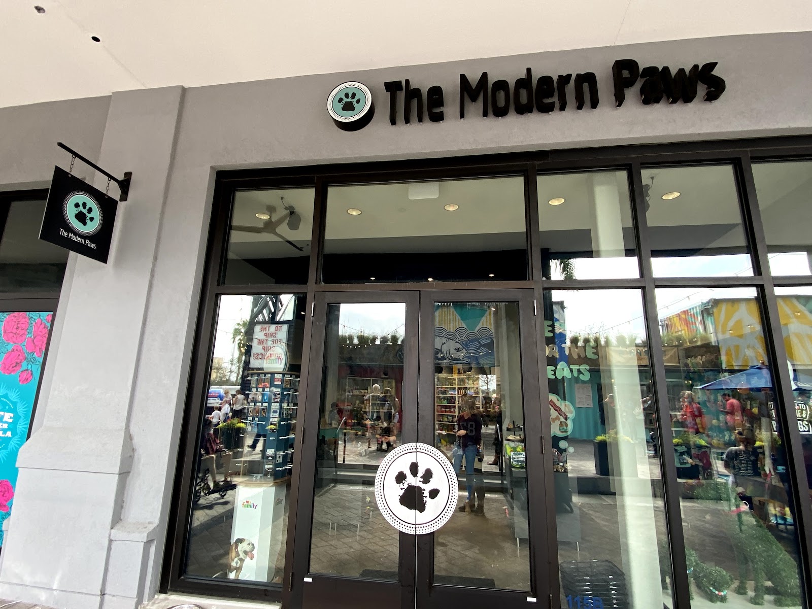 The Modern Paws