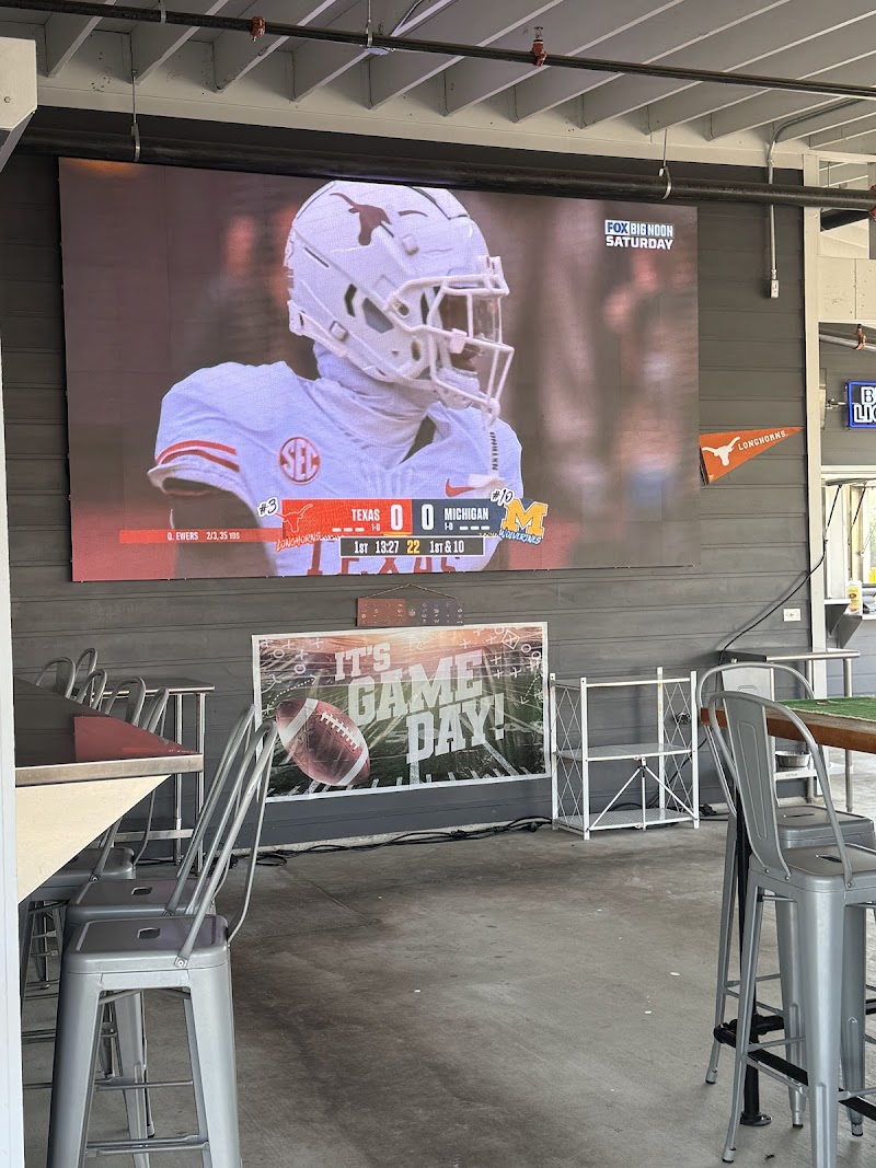 The Tailgate ATX - Austin (Formally MUTTS Canine Cantina Austin)