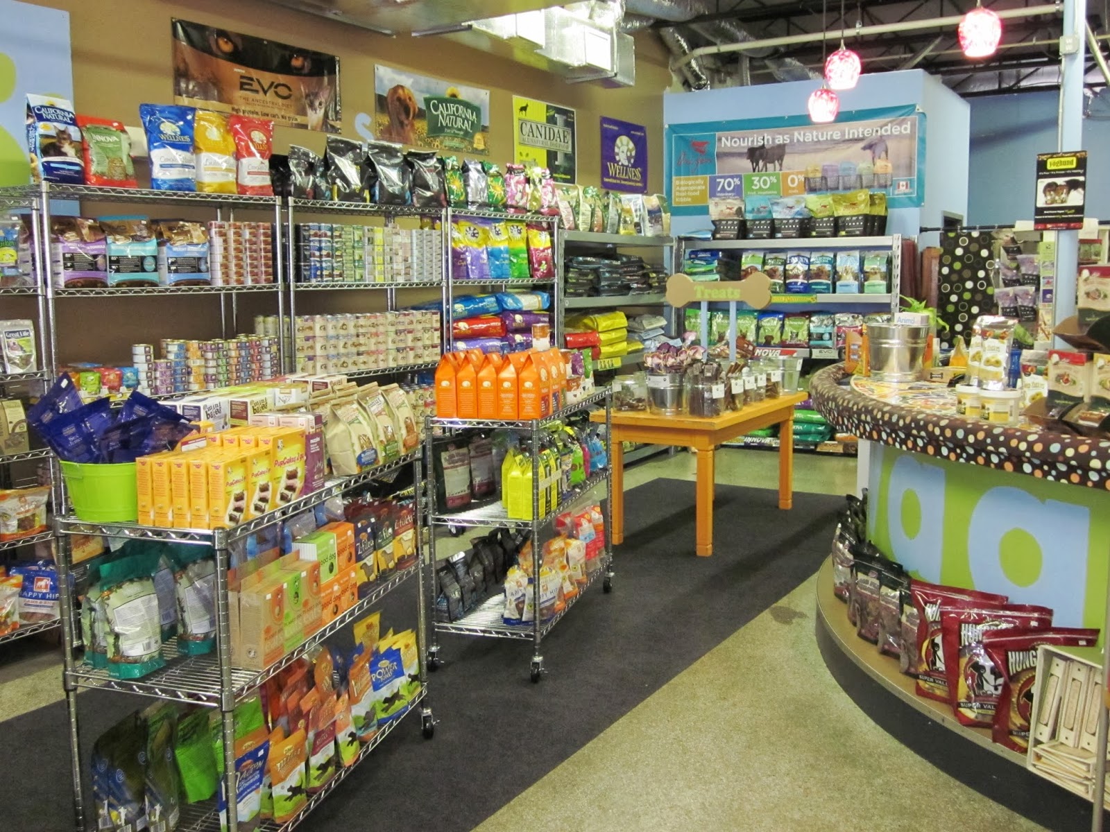 Wag Natural Pet Market & Grooming South Tampa