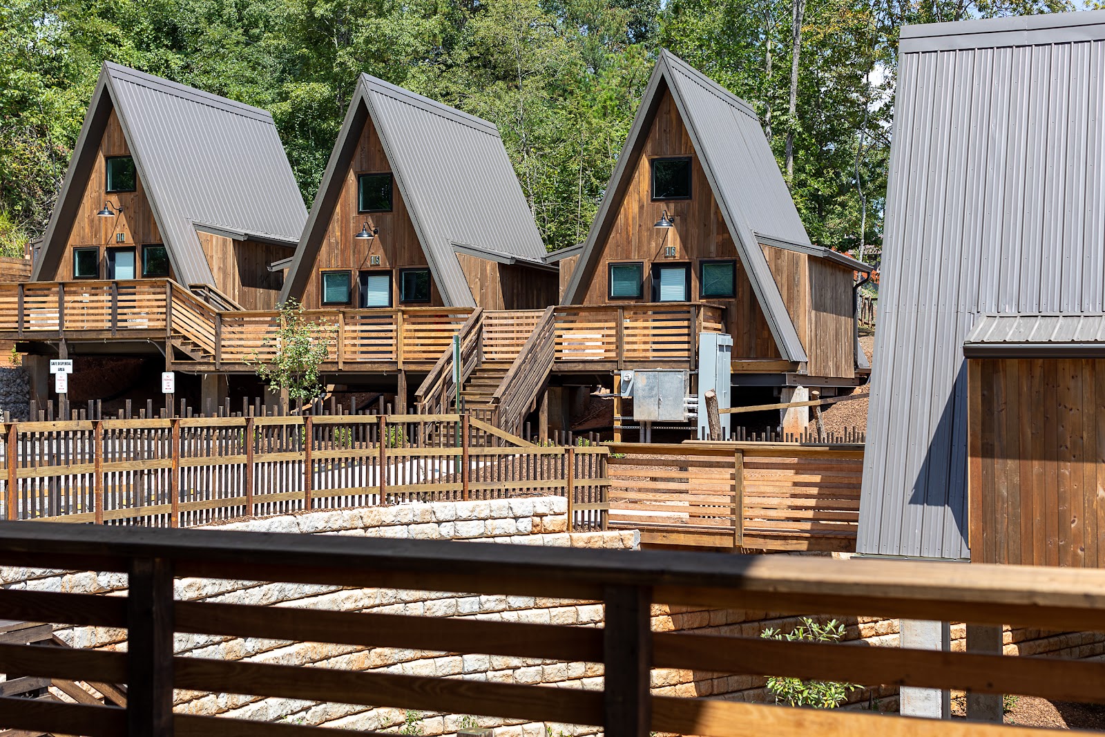 Wrong Way River Lodge & Cabins