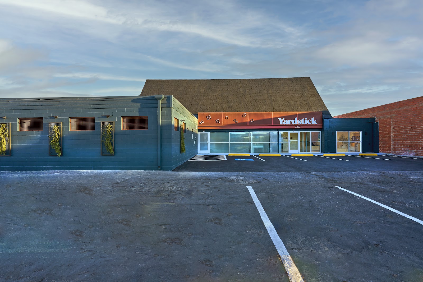 Yardstick Dog Hotel - Design District